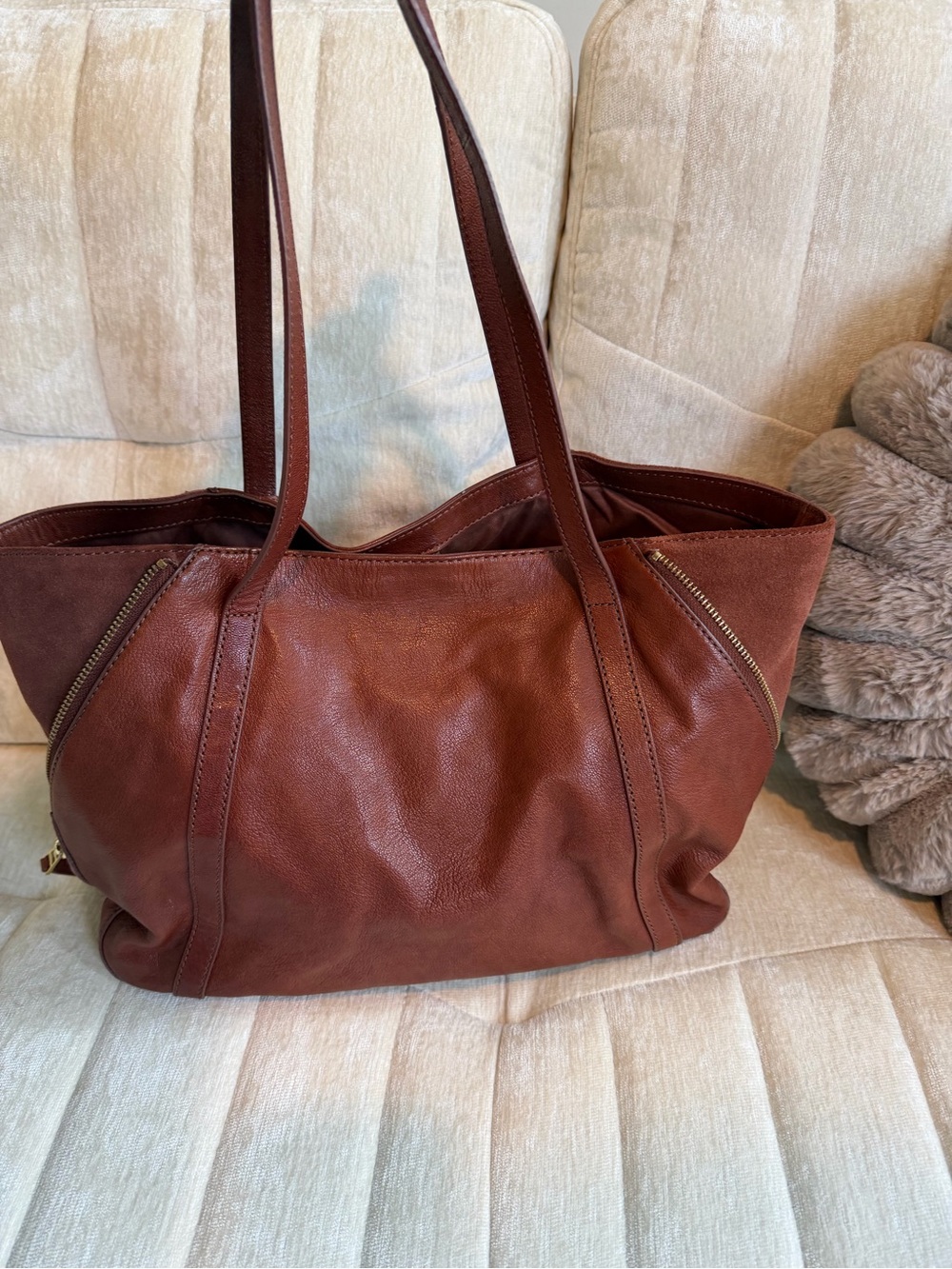 Fossil Leather Shoulder Tote in Deep Chestnut - Picture 5 of 9